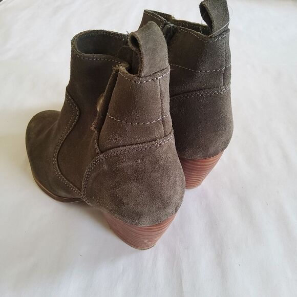 New Diba Suede Leather Women's Gray Ankle Boots Booties Size 6 - Picture 6 of 9